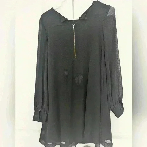 Black Double Layered Flowy H&M Dress with gold Zipper (Maternity) - size 4 - Picture 8 of 10